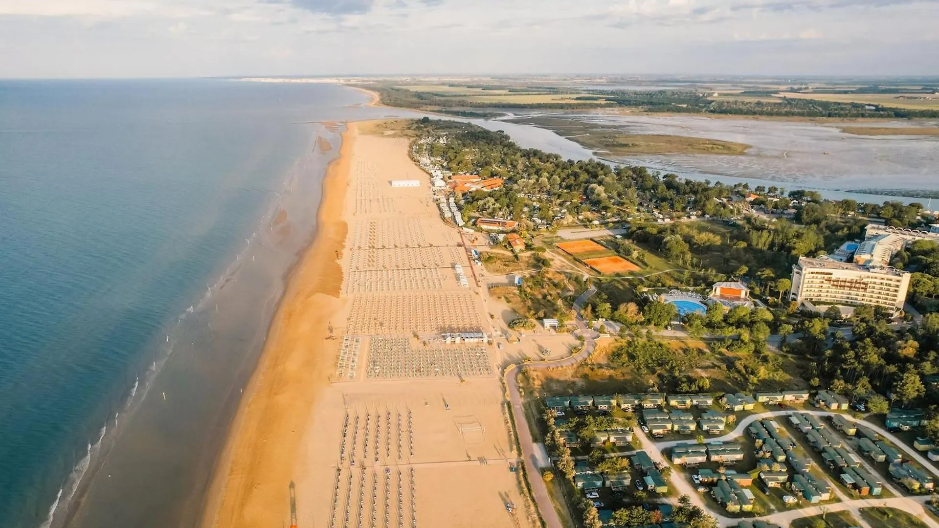Two-Room Flat With Swimming Pool Near The Sea Bibione Italy